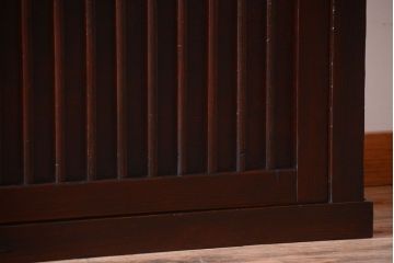 アンティーク家具　古民具・骨董　縦桟引き戸の収納箪笥サイドボード(水屋箪笥)