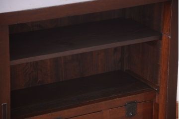 アンティーク家具　古民具・骨董　縦桟引き戸の収納箪笥サイドボード(水屋箪笥)