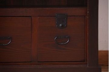 アンティーク家具　古民具・骨董　縦桟引き戸の収納箪笥サイドボード(水屋箪笥)