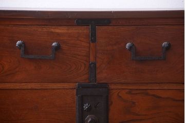 アンティーク家具　古民具・骨董　明治期　前面欅材の時代箪笥ローボード(ローチェスト)