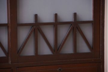 アンティーク家具　和製アンティーク　大正〜昭和期　すりガラス引き戸の本箱