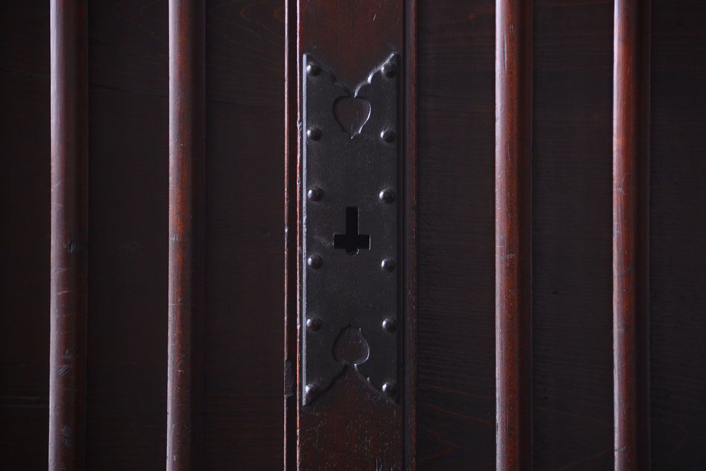 アンティーク家具　古民具・骨董　和モダン　六尺　上質なアンティーク収納箪笥(水屋箪笥)