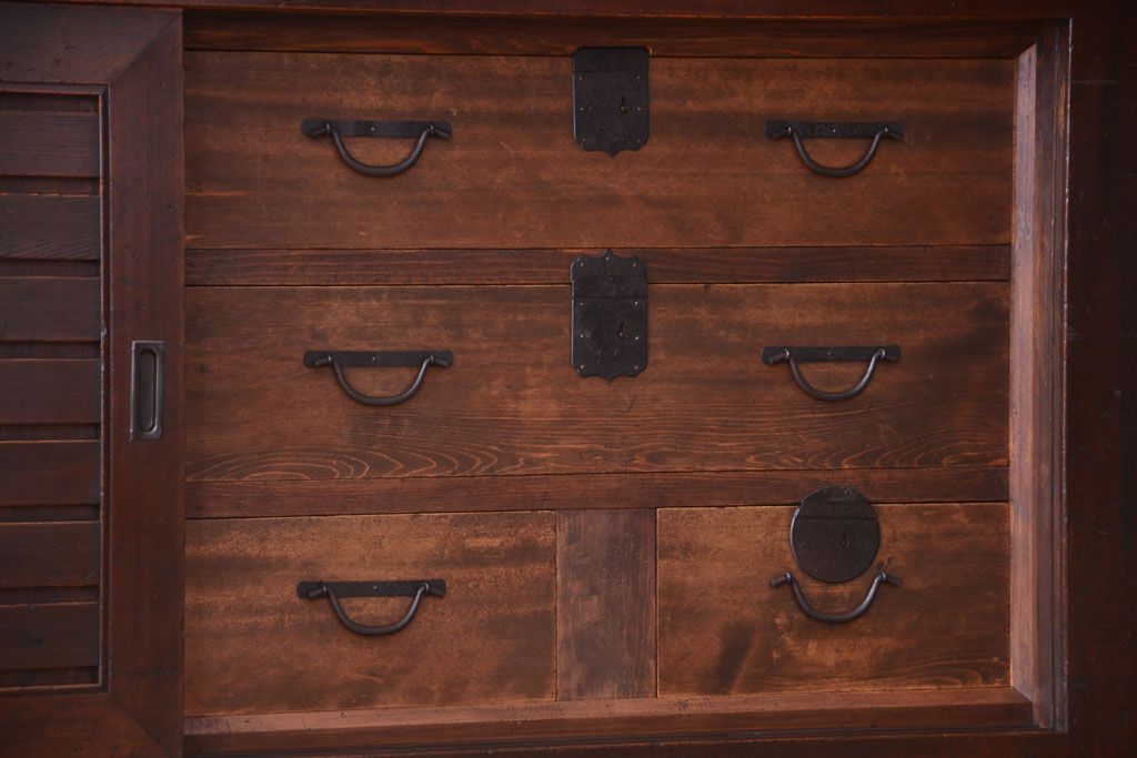 アンティーク家具　古民具・骨董　和モダン　六尺　上質なアンティーク収納箪笥(水屋箪笥)