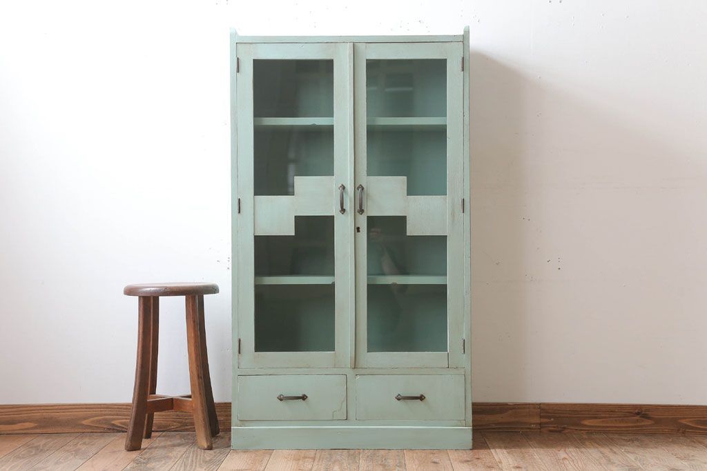 アンティーク家具　アンティークペイント　オリーブグリーンカラーの本箱(ブックケース)