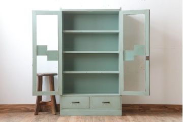 アンティーク家具　アンティークペイント　オリーブグリーンカラーの本箱(ブックケース)