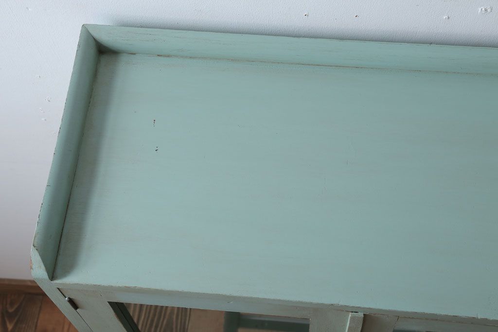 アンティーク家具　アンティークペイント　オリーブグリーンカラーの本箱(ブックケース)