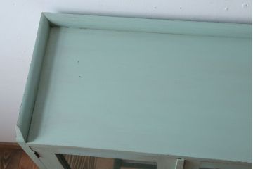 アンティーク家具　アンティークペイント　オリーブグリーンカラーの本箱(ブックケース)