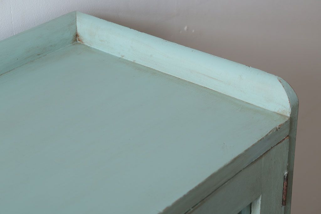 アンティーク家具　アンティークペイント　オリーブグリーンカラーの本箱(ブックケース)