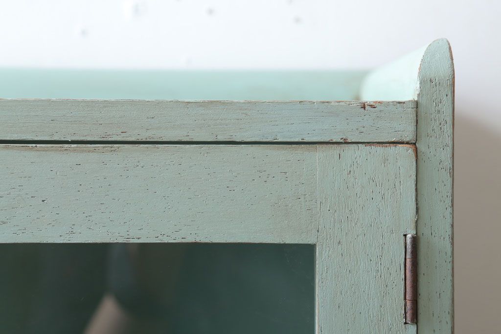 アンティーク家具　アンティークペイント　オリーブグリーンカラーの本箱(ブックケース)