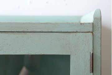 アンティーク家具　アンティークペイント　オリーブグリーンカラーの本箱(ブックケース)