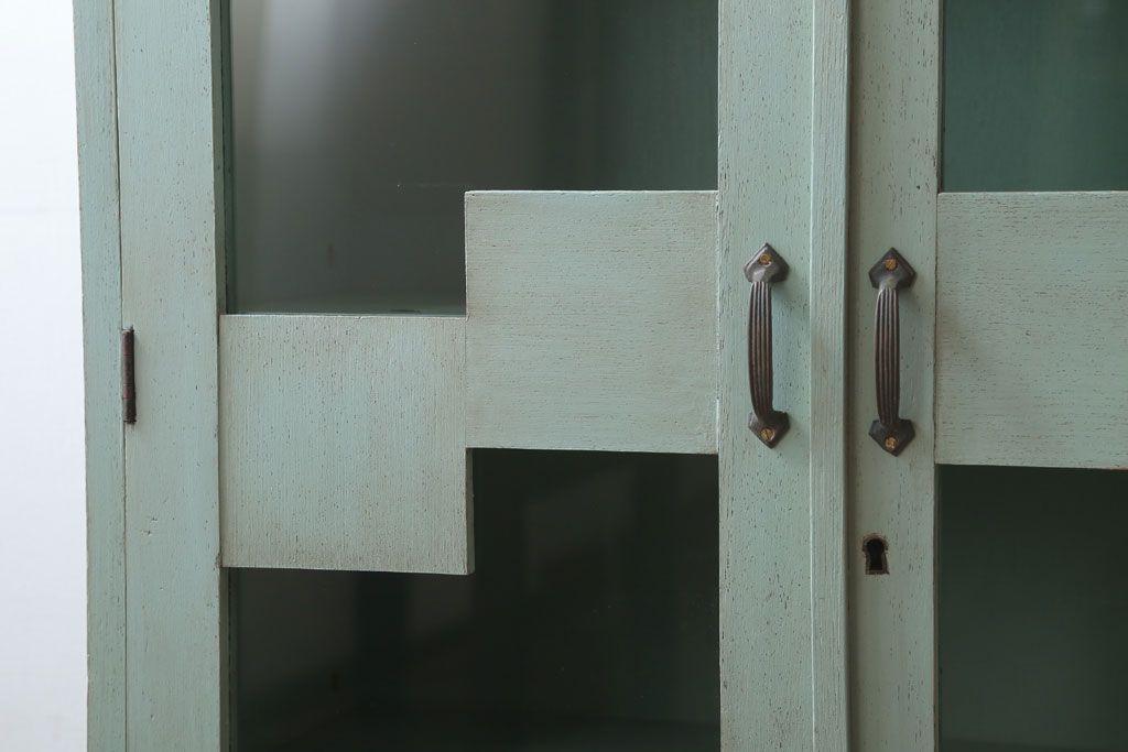 アンティーク家具　アンティークペイント　オリーブグリーンカラーの本箱(ブックケース)