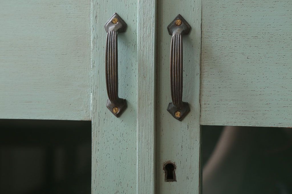 アンティーク家具　アンティークペイント　オリーブグリーンカラーの本箱(ブックケース)