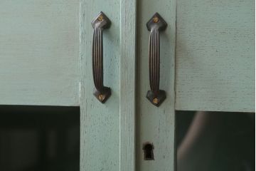 アンティーク家具　アンティークペイント　オリーブグリーンカラーの本箱(ブックケース)