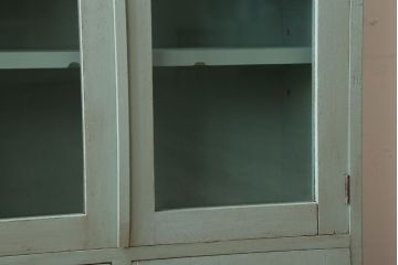 アンティーク家具　アンティークペイント　オリーブグリーンカラーの本箱(ブックケース)