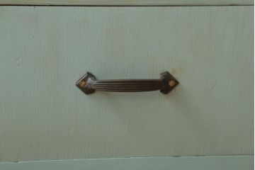 アンティーク家具　アンティークペイント　オリーブグリーンカラーの本箱(ブックケース)