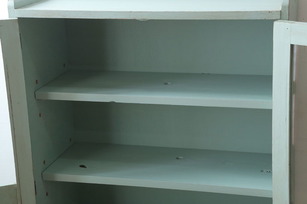 アンティーク家具　アンティークペイント　オリーブグリーンカラーの本箱(ブックケース)