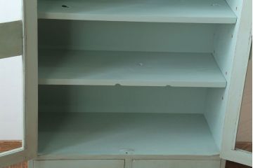 アンティーク家具　アンティークペイント　オリーブグリーンカラーの本箱(ブックケース)