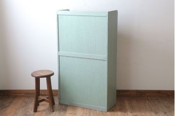 アンティーク家具　アンティークペイント　オリーブグリーンカラーの本箱(ブックケース)
