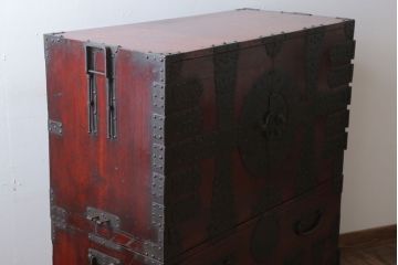 アンティーク家具　古民具・骨董　明治期　大きな金具のアンティーク観音箪笥(衣装箪笥)