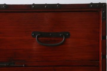 アンティーク家具　古民具・骨董　明治期　大きな金具のアンティーク観音箪笥(衣装箪笥)