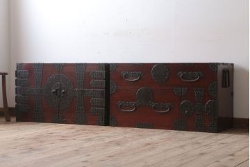 アンティーク家具　古民具・骨董　明治期　大きな金具のアンティーク観音箪笥(衣装箪笥)