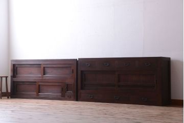 アンティーク家具　古民具・骨董　古い檜材の小ぶりで上品な二段重ね水屋箪笥