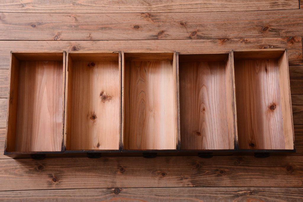 アンティーク家具　古民具・骨董　明治期　横桟引き戸付き!古い五尺水屋箪笥