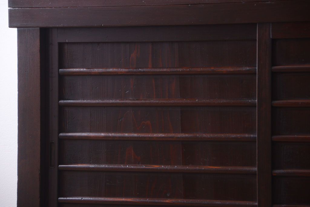 アンティーク家具　古民具・骨董　明治期　横桟引き戸付き!古い五尺水屋箪笥