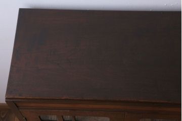 アンティーク家具　和製アンティーク　透かし彫り　古い木の本箱