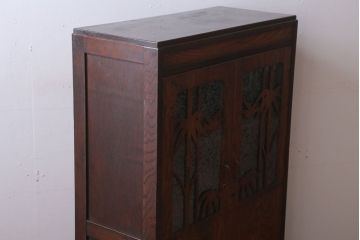 アンティーク家具　和製アンティーク　透かし彫り　古い木の本箱