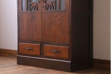 アンティーク家具　和製アンティーク　透かし彫り　古い木の本箱