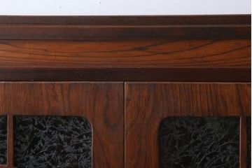 アンティーク家具　和製アンティーク　透かし彫り　古い木の本箱