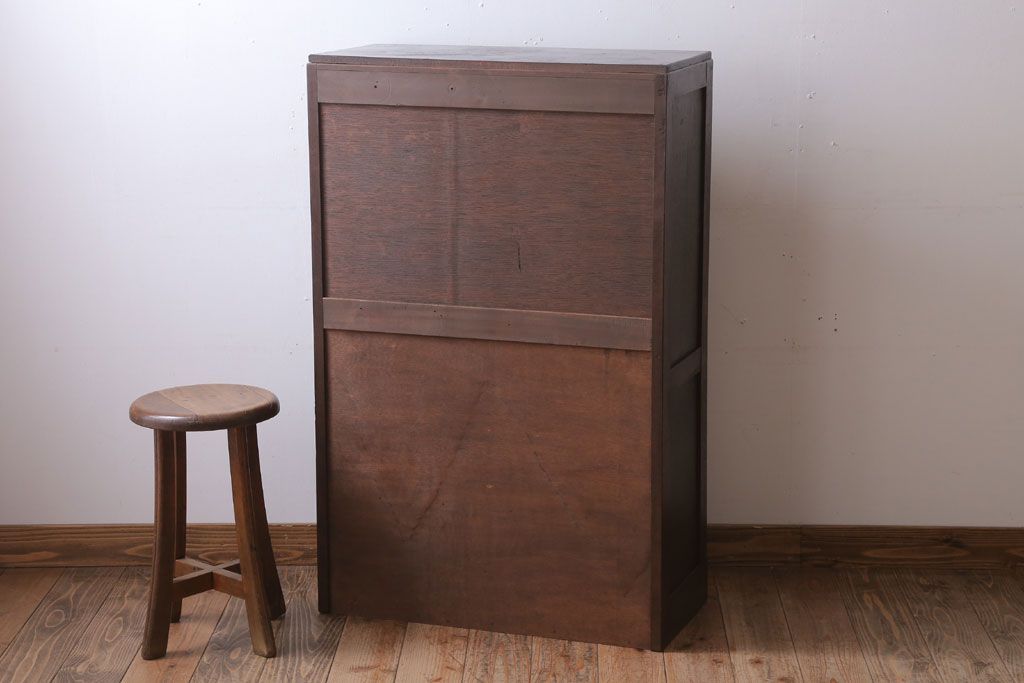 アンティーク家具　和製アンティーク　透かし彫り　古い木の本箱