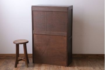 アンティーク家具　和製アンティーク　透かし彫り　古い木の本箱