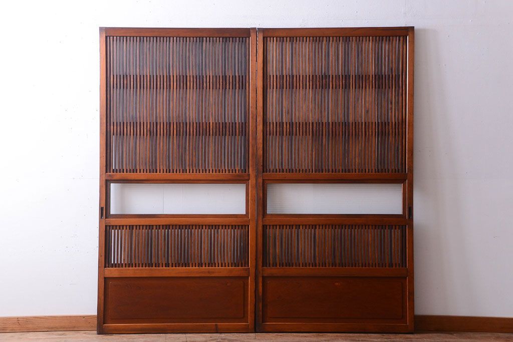 古民具・骨董　裏ガラス入り!腰板欅材のモールガラス帯格子戸2枚セット(2)