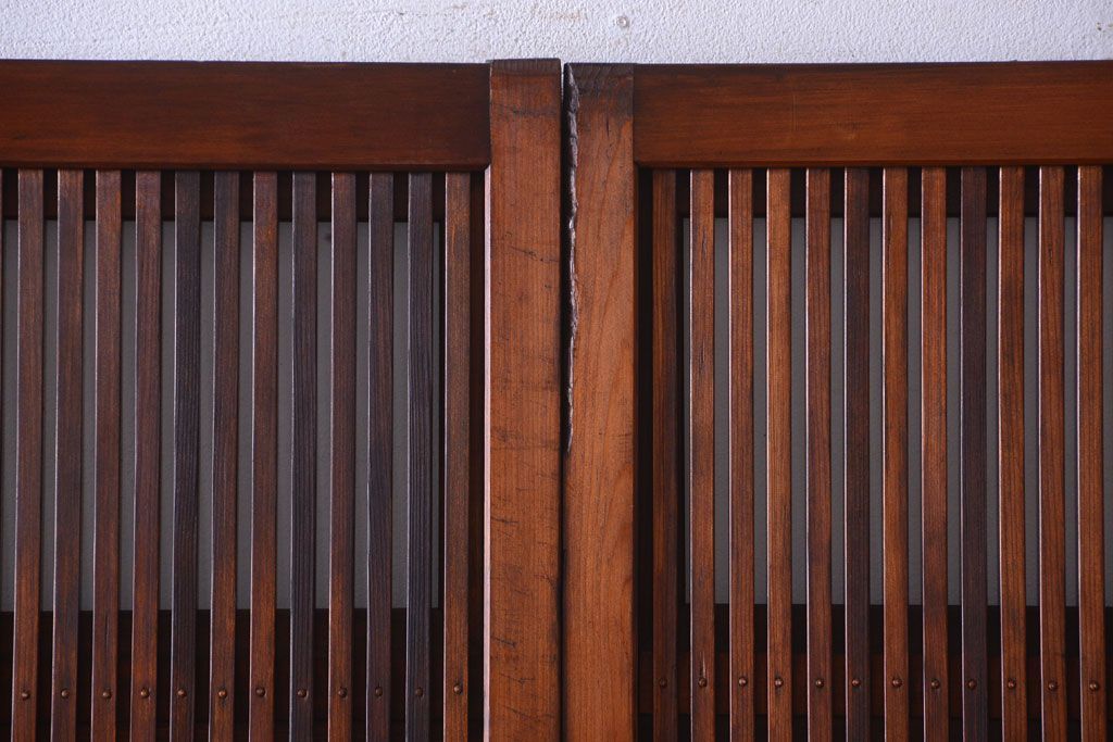 古民具・骨董　裏ガラス入り!腰板欅材のモールガラス帯格子戸2枚セット(2)