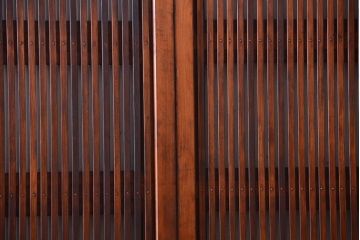 古民具・骨董　裏ガラス入り!腰板欅材のモールガラス帯格子戸2枚セット(2)