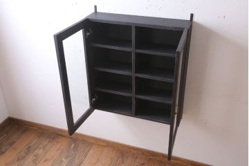 アンティーク家具　アンティークペイント　古い木のシンプルな壁掛け戸棚