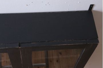 アンティーク家具　アンティークペイント　古い木のシンプルな壁掛け戸棚