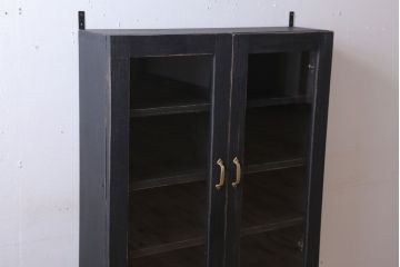 アンティーク家具　アンティークペイント　古い木のシンプルな壁掛け戸棚