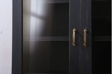 アンティーク家具　アンティークペイント　古い木のシンプルな壁掛け戸棚