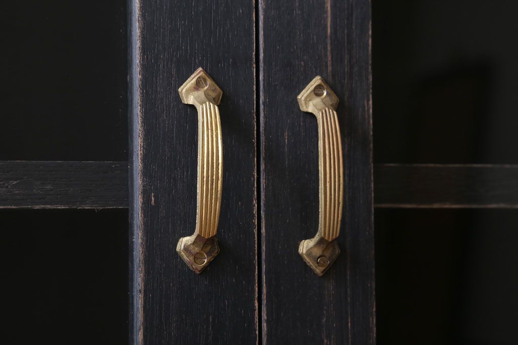 アンティーク家具　アンティークペイント　古い木のシンプルな壁掛け戸棚