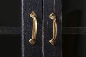 アンティーク家具　アンティークペイント　古い木のシンプルな壁掛け戸棚