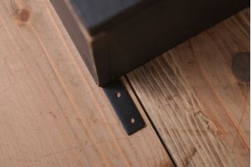 アンティーク家具　アンティークペイント　古い木のシンプルな壁掛け戸棚