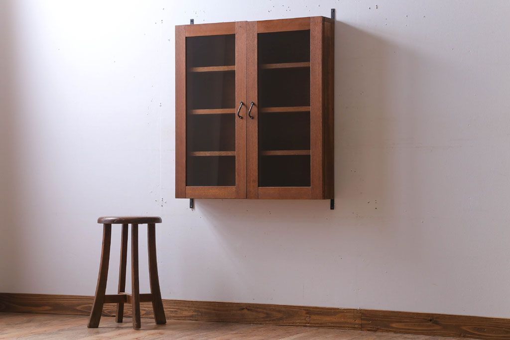 アンティーク家具　アンティーク　古い木のシンプルな壁掛け戸棚(2)