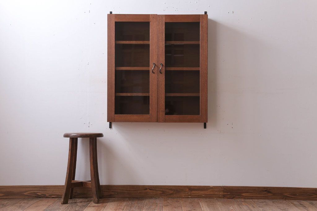 アンティーク家具　アンティーク　古い木のシンプルな壁掛け戸棚(2)