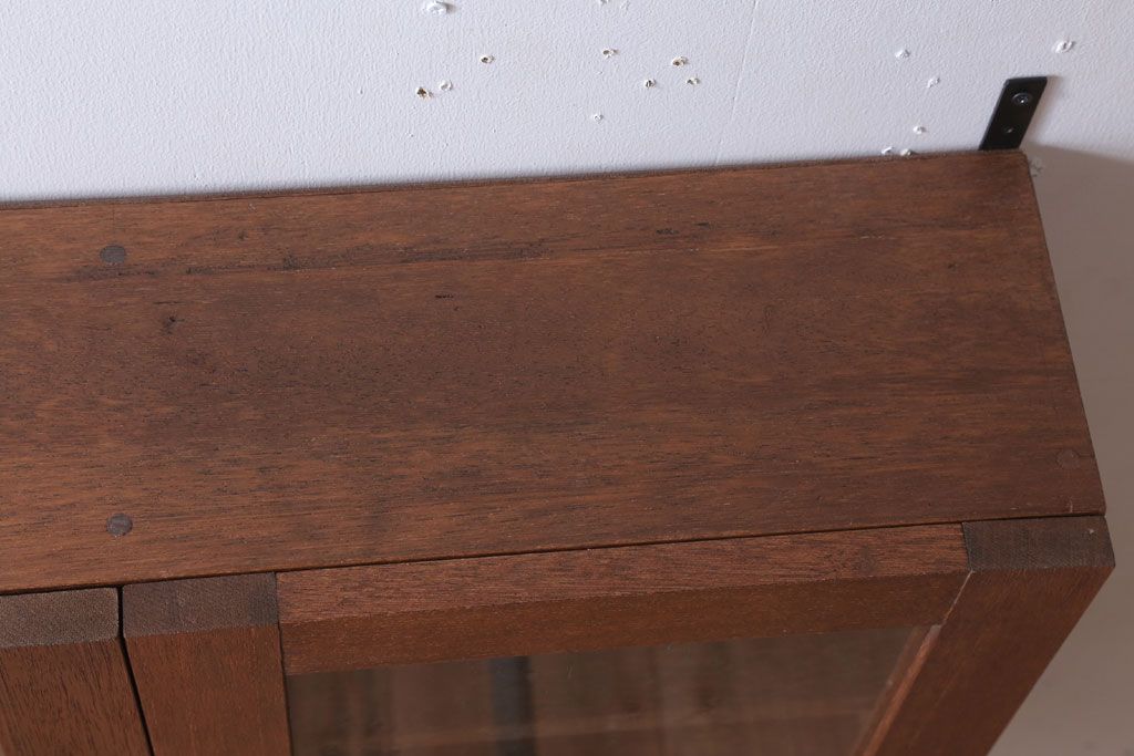 アンティーク　気泡ガラス入り!古い木のシンプルな壁掛け戸棚(1)