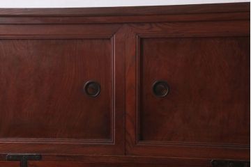 アンティーク家具　古民具・骨董　鉄脚付き!前面欅材の時代箪笥ローボード