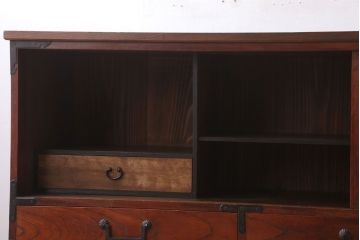 アンティーク家具　古民具・骨董　鉄脚付き!前面欅材の時代箪笥ローボード