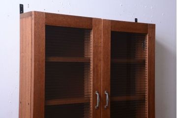 アンティーク家具　アンティーク　モールガラス入り!古い木のシンプルな2つ扉壁掛け戸棚(1)